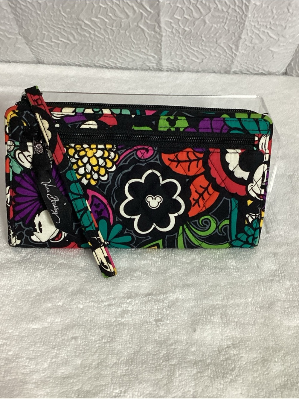 Vera Bradley Disney Mickey & Minnie Mouse Magical Blooms Zipper Wristlet Wallet - Picture 2 of 9